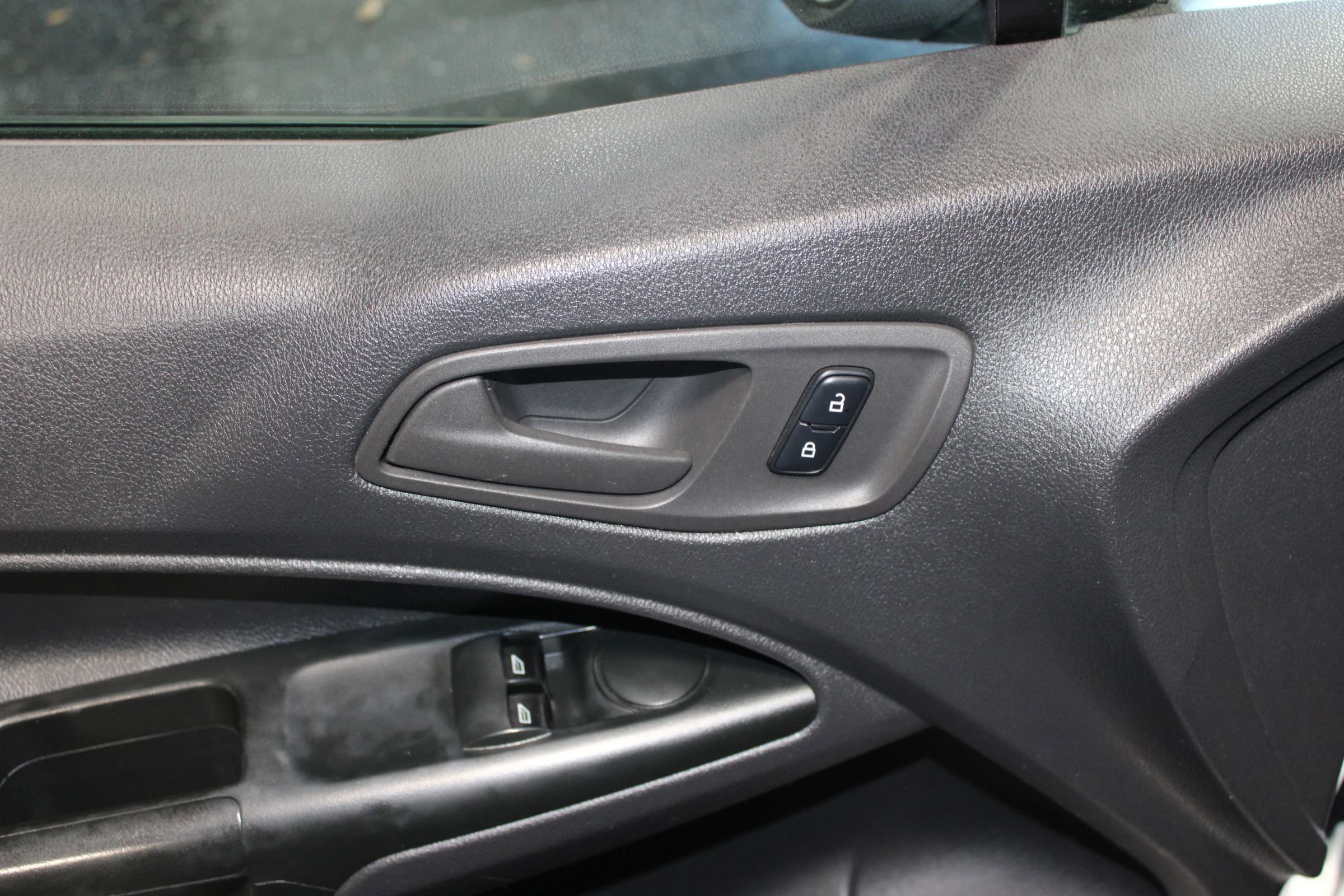 Used 2017 Ford Transit Connect XL image 8