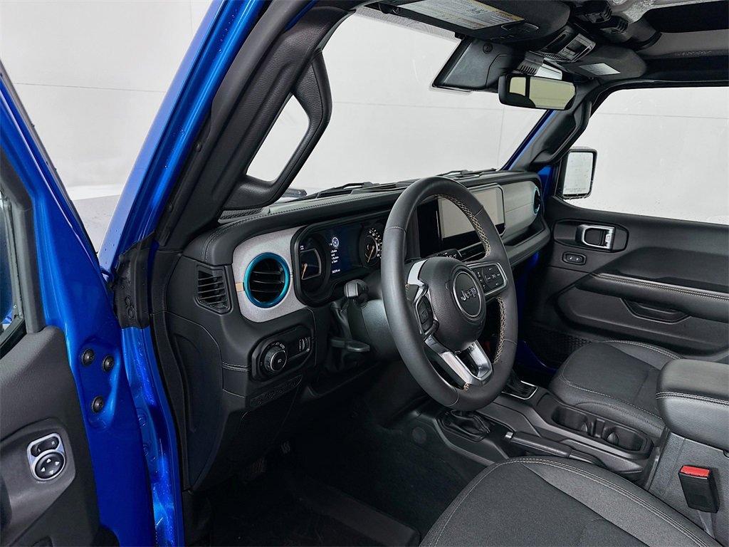 Used 2024 Jeep Wrangler Sahara w/ Technology Group image 9