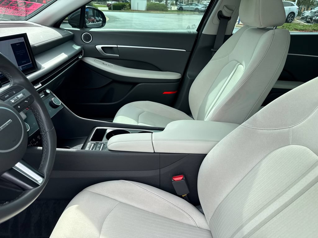 Certified 2024 Hyundai Sonata SEL w/ Convenience Package FWD image 13