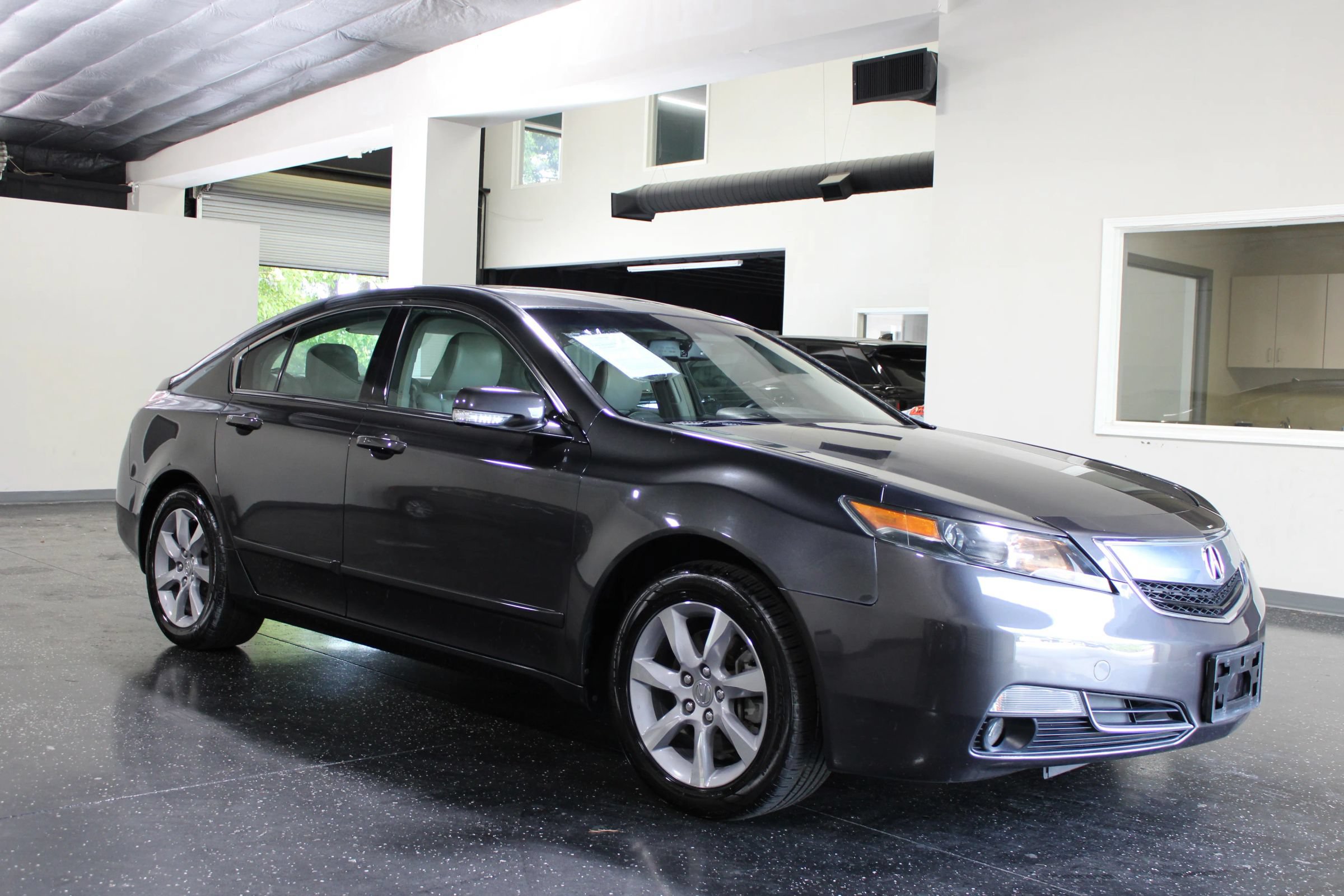 Used 2014 Acura TL w/ Technology Package FWD image 2