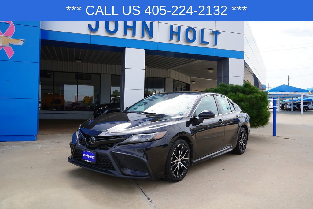 Used 2021 Toyota Camry SE video 1