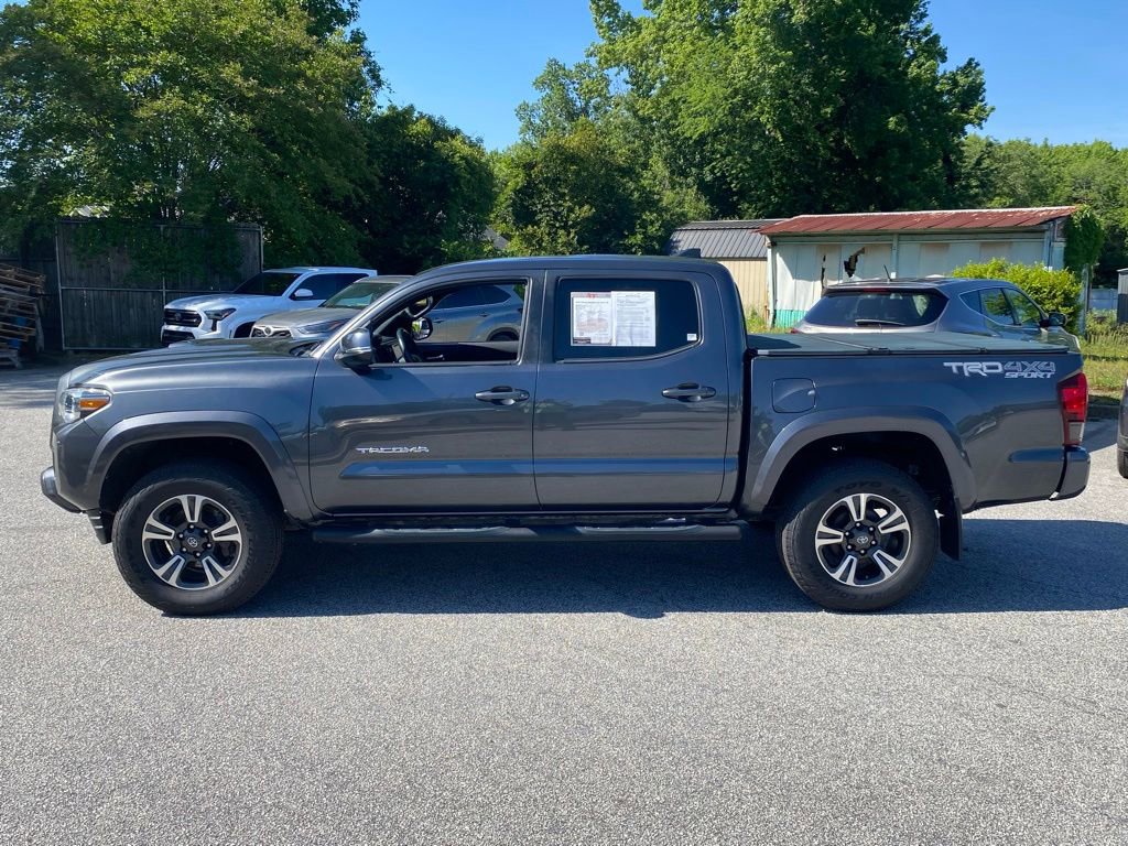Used 2019 Toyota Tacoma TRD Sport AWD/4WD image 4