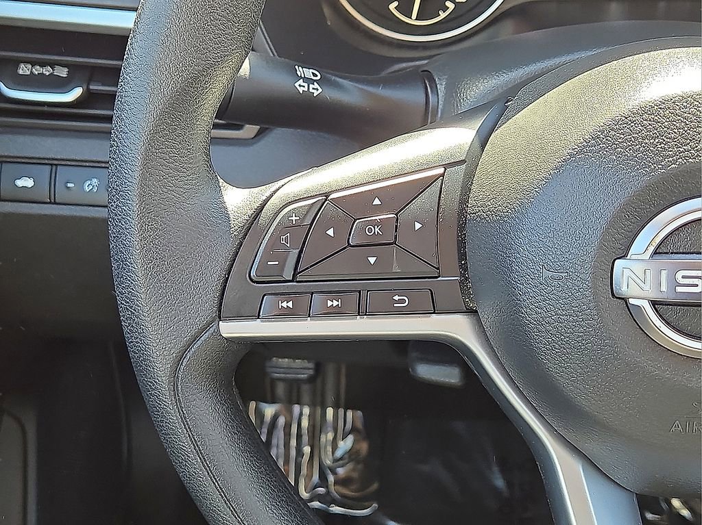 Used 2025 Nissan Altima 2.5 SV image 18