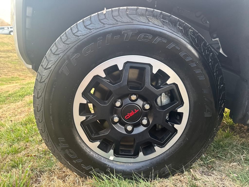Used 2024 Toyota Tacoma TRD Off-Road image 28