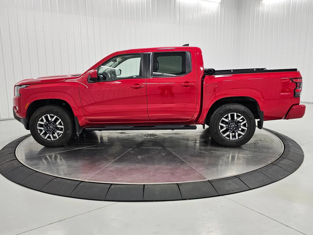 Used 2022 Nissan Frontier SV AWD/4WD image 2