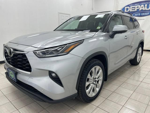 Used 2023 Toyota Highlander Limited AWD/4WD image 19