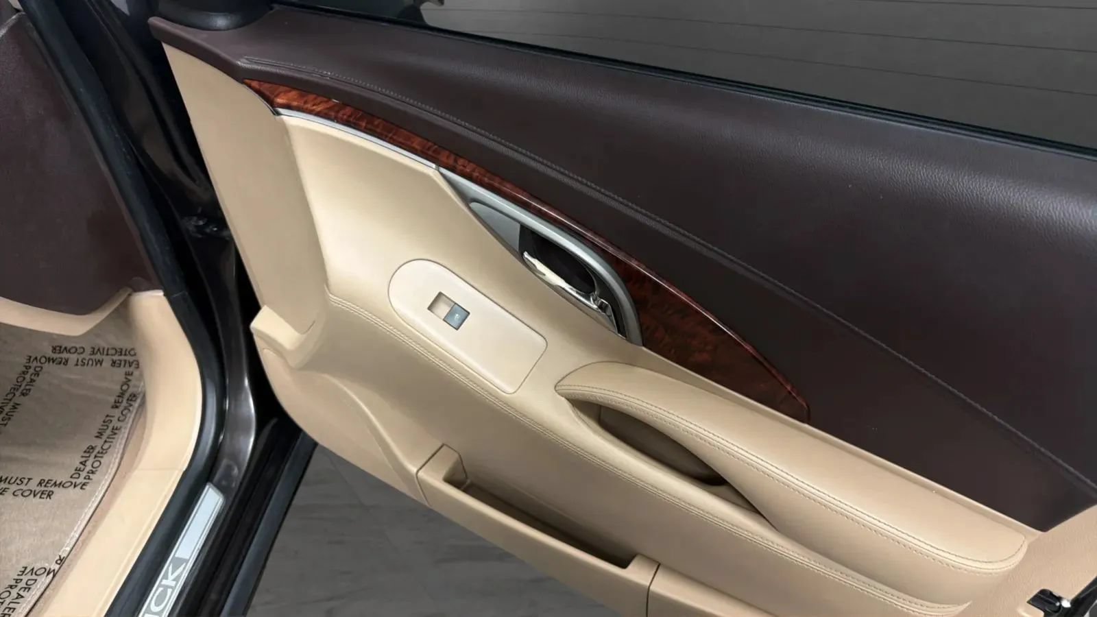 Used 2013 Buick LaCrosse Leather FWD image 16