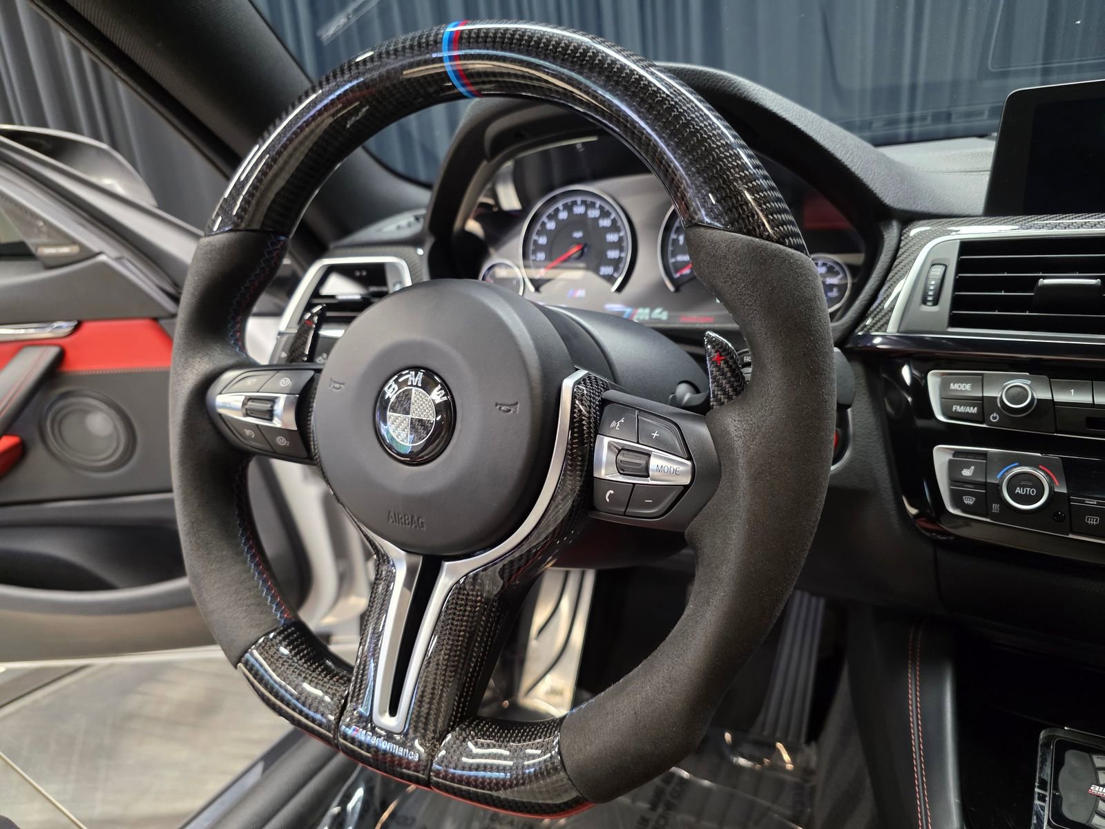 Used 2019 BMW M4 Coupe w/ Competition Package RWD image 25