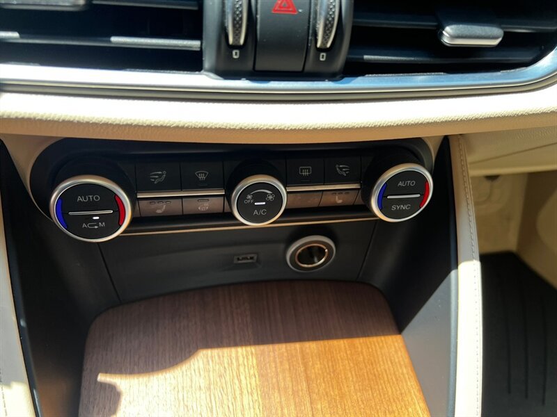 Used 2018 Alfa Romeo Stelvio Ti Lusso AWD/4WD image 41