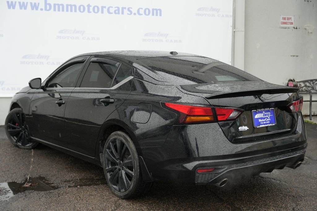 Used 2019 Nissan Altima 2.5 Platinum image 4