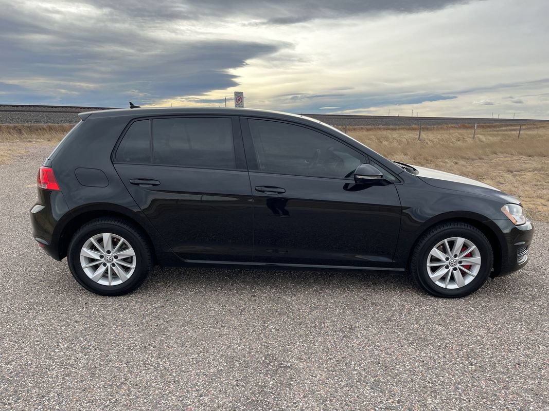Used 2016 Volkswagen Golf S FWD image 6