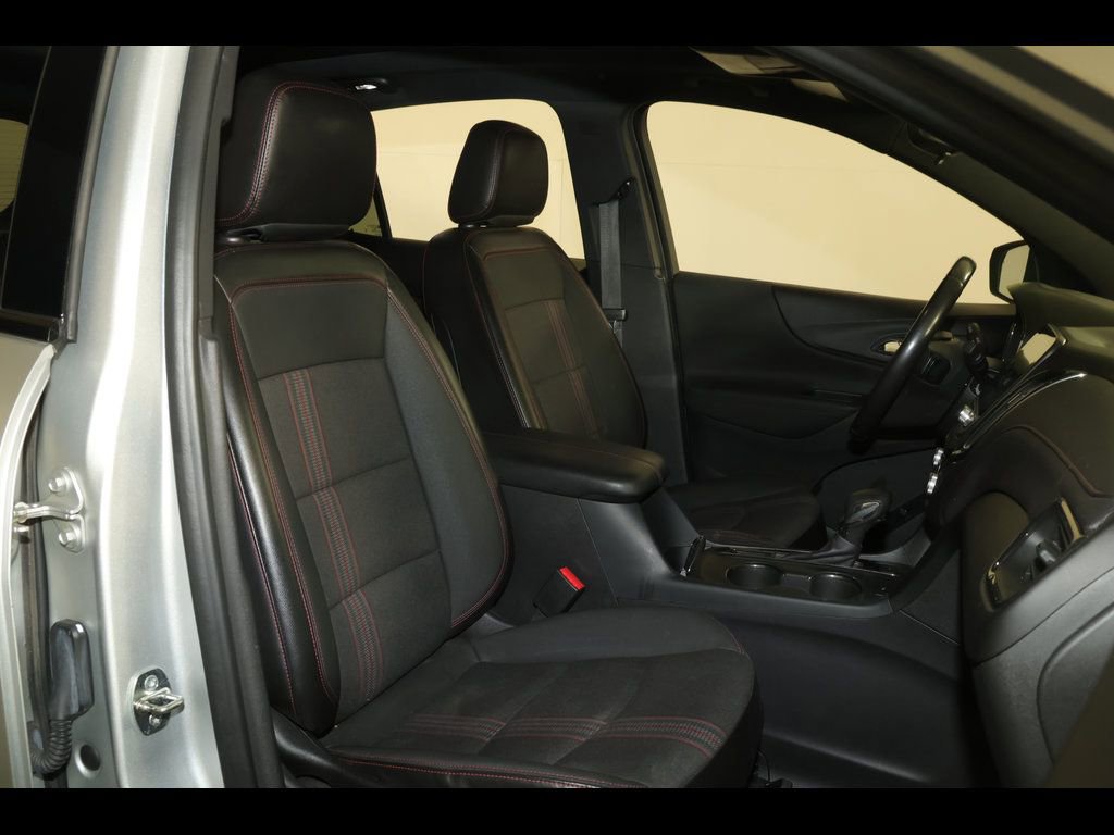 Used 2022 Chevrolet Equinox RS w/ Infotainment Package image 30