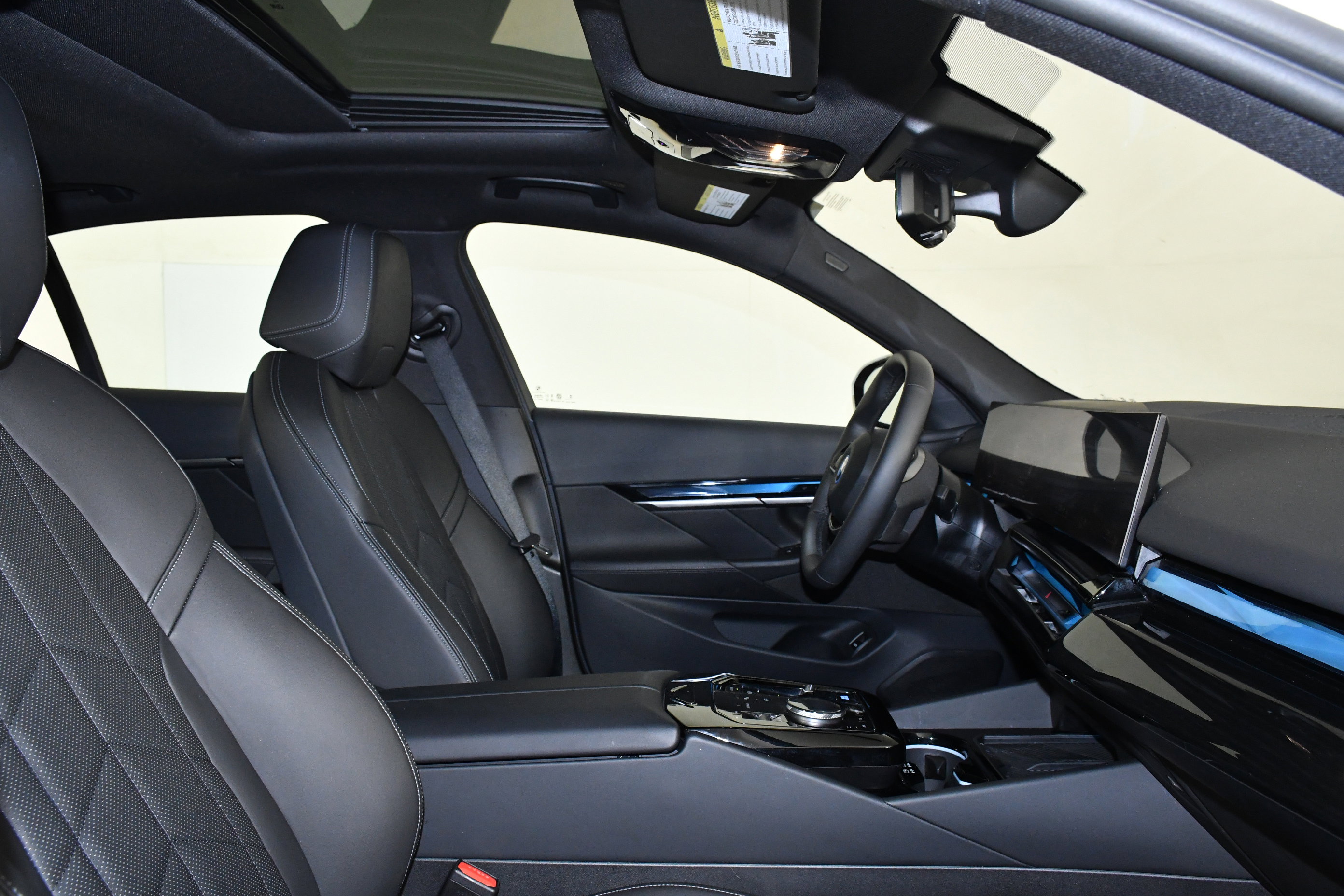 Used 2025 BMW i5 eDrive40i image 27