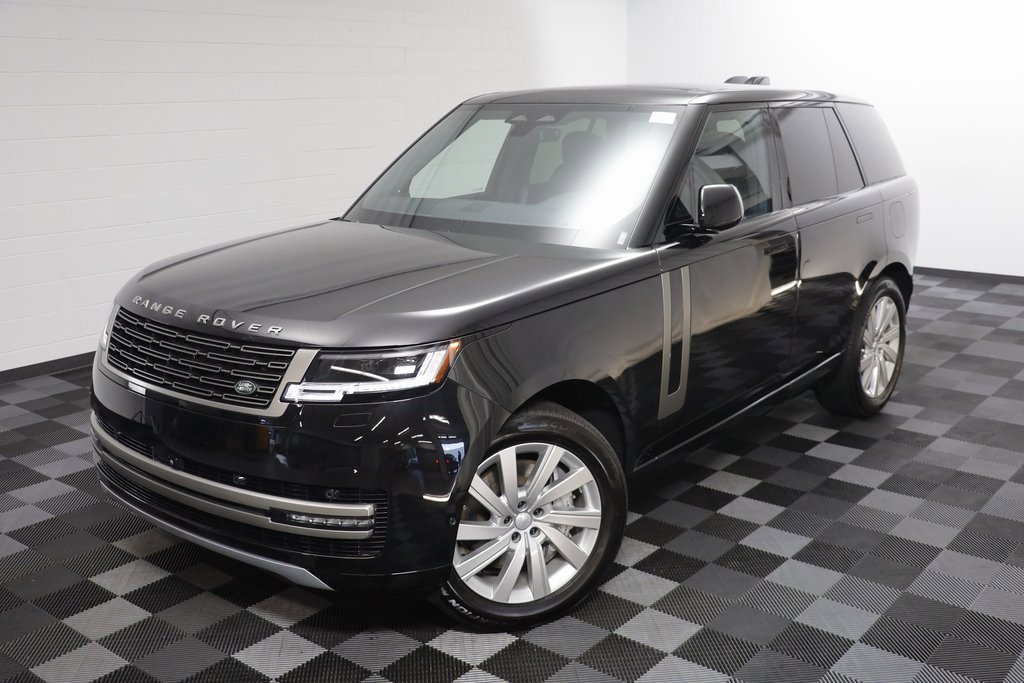 New 2025 Land Rover Range Rover SE image 2