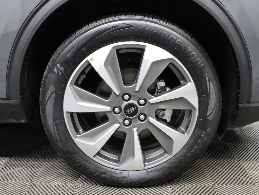 Used 2025 Ford Escape Platinum AWD/4WD image 13