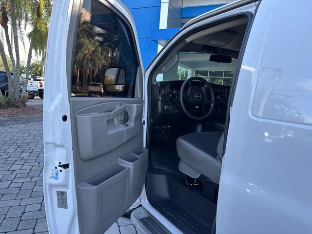 Used 2019 GMC Savana 2500 w/ Driver Convenience Package RWD image 22