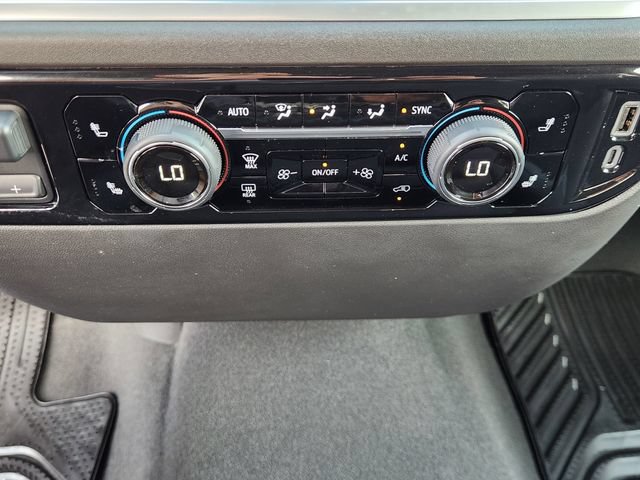 Used 2025 Chevrolet Silverado 1500 LT AWD/4WD image 18