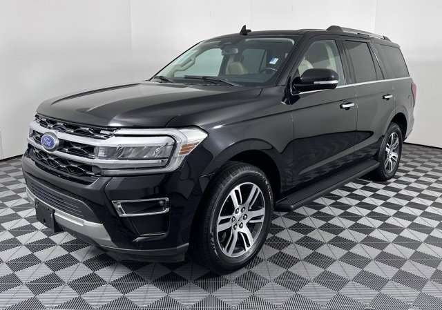 Used 2024 Ford Expedition Limited image 4