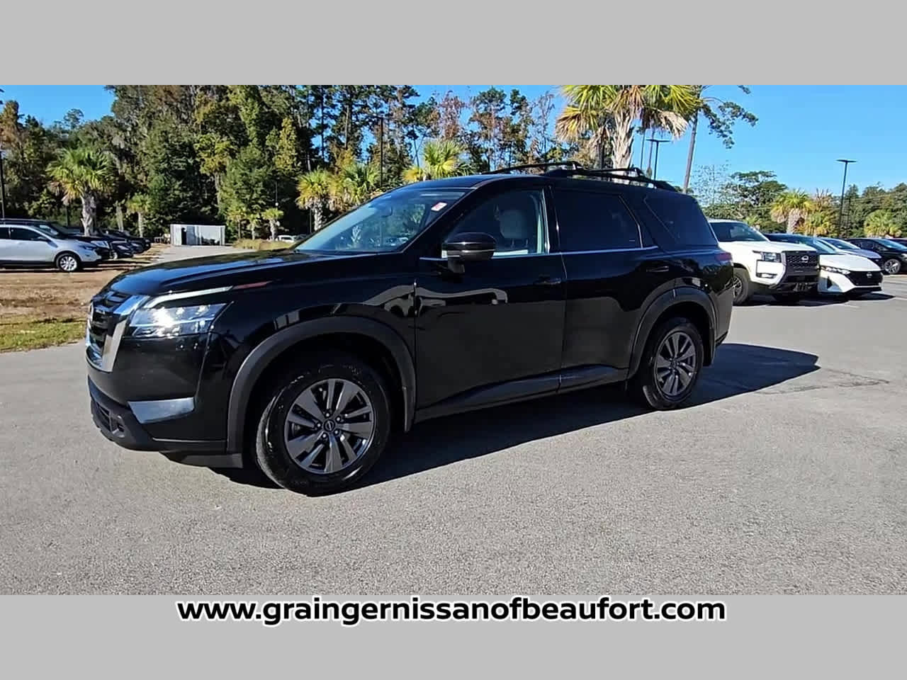 Used 2022 Nissan Pathfinder SV image 21