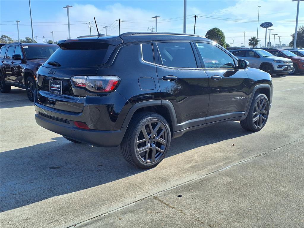 New 2026 Jeep Compass Altitude image 4