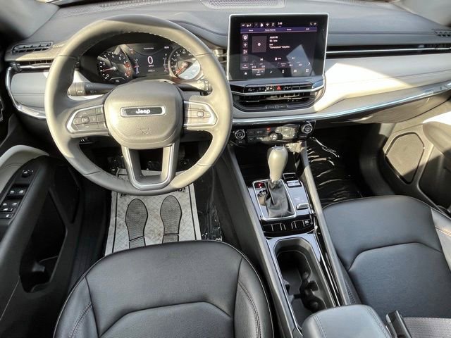 Used 2024 Jeep Compass Limited image 10