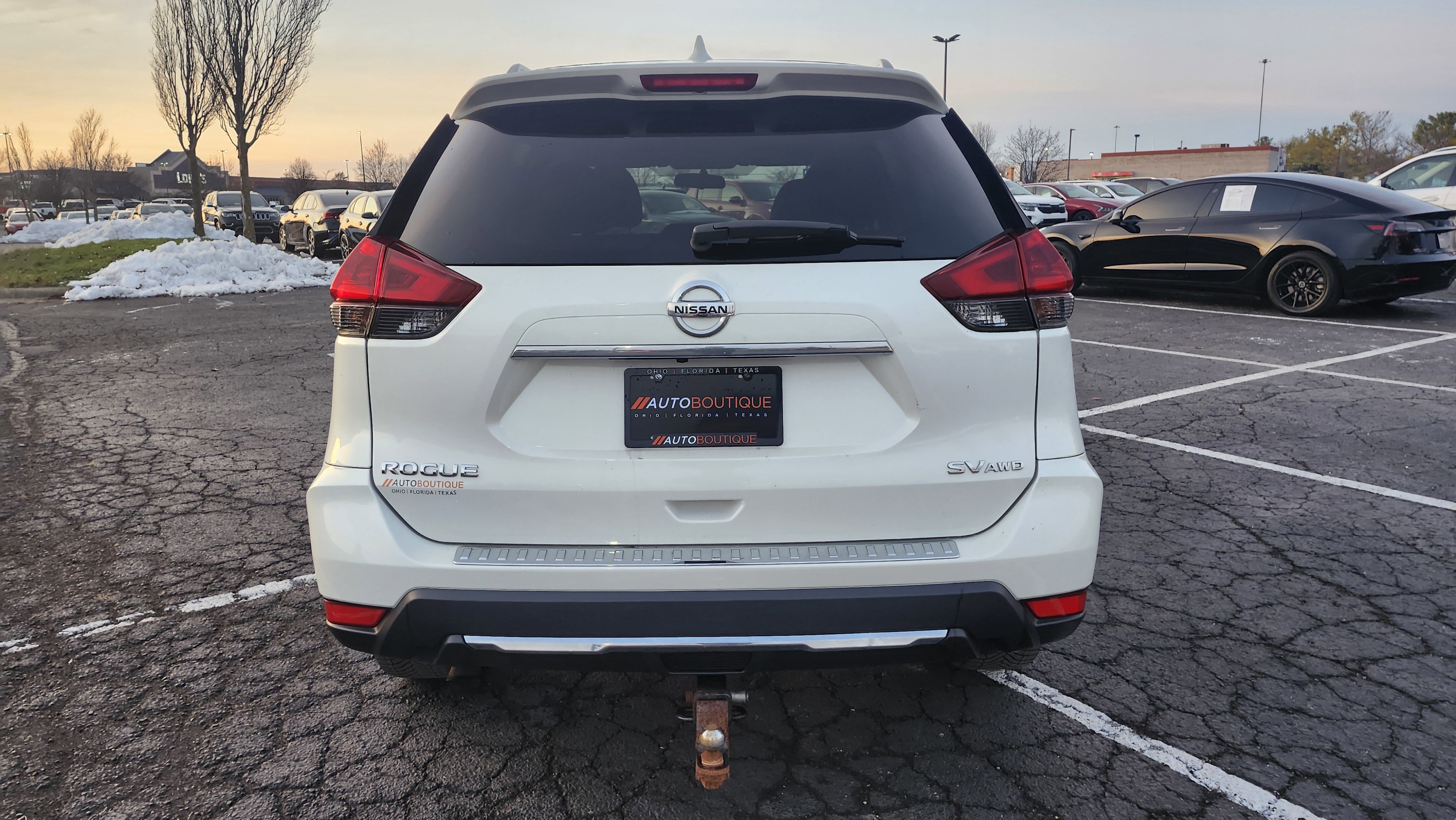 Used 2018 Nissan Rogue SV image 16