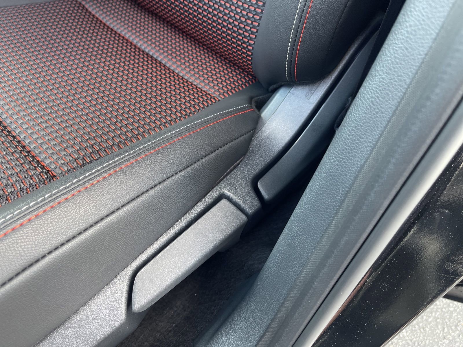 New 2026 Nissan Kicks SR w/ Cold Weather Package image 17