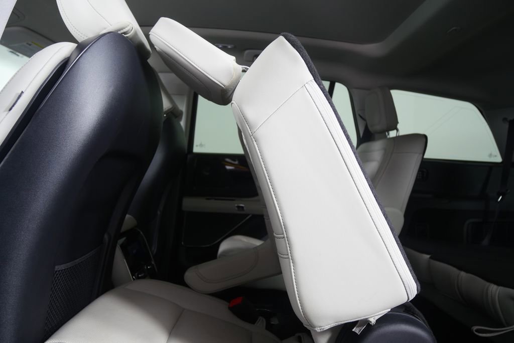 Used 2025 Lincoln Aviator Reserve w/ Jet Appearance Package image 16