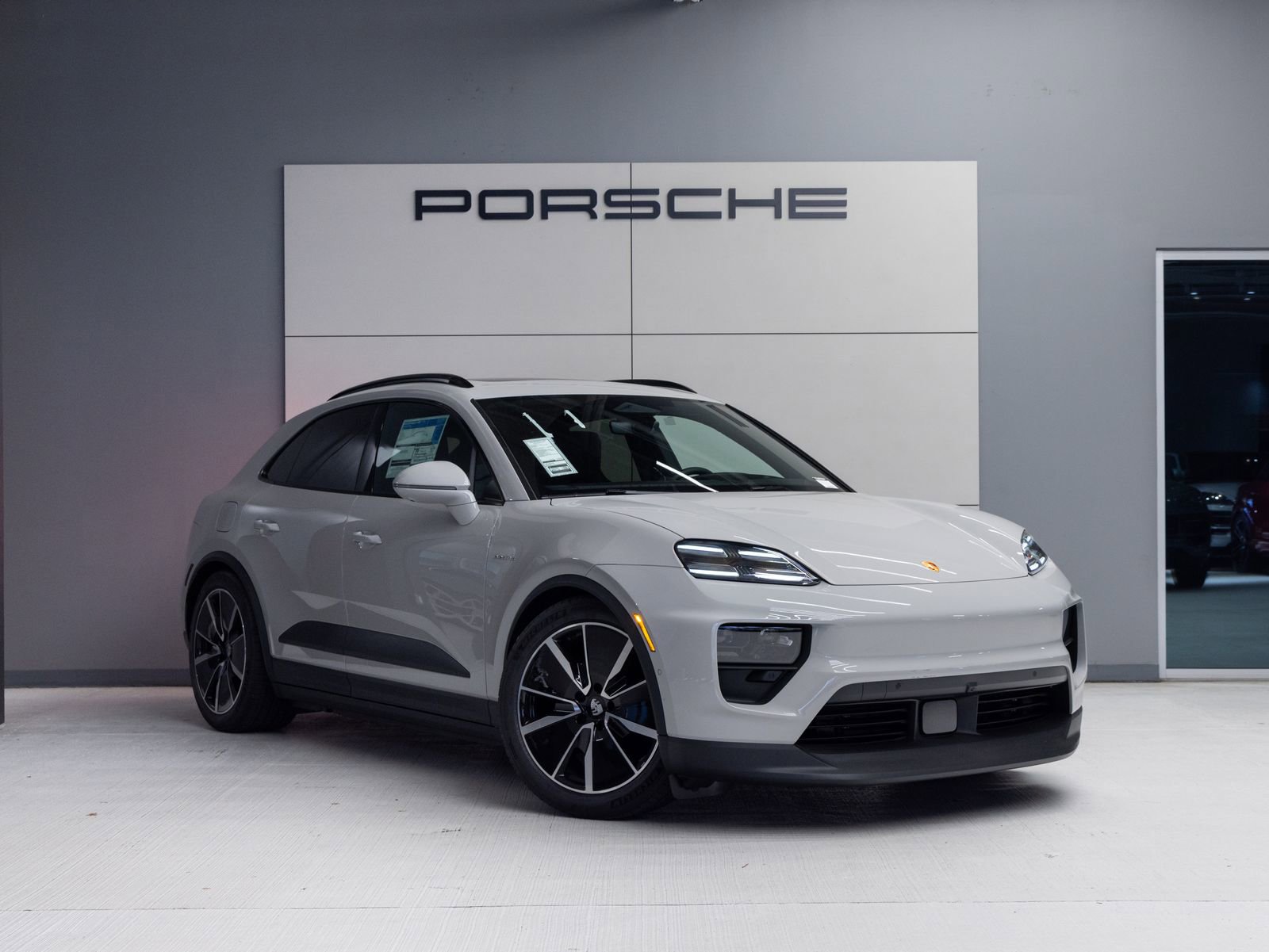 Certified 2026 Porsche Macan 4 Electric AWD/4WD image 9
