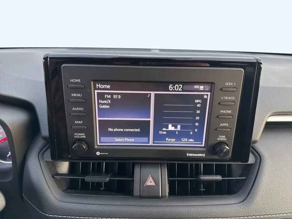 Used 2022 Toyota RAV4 LE image 21