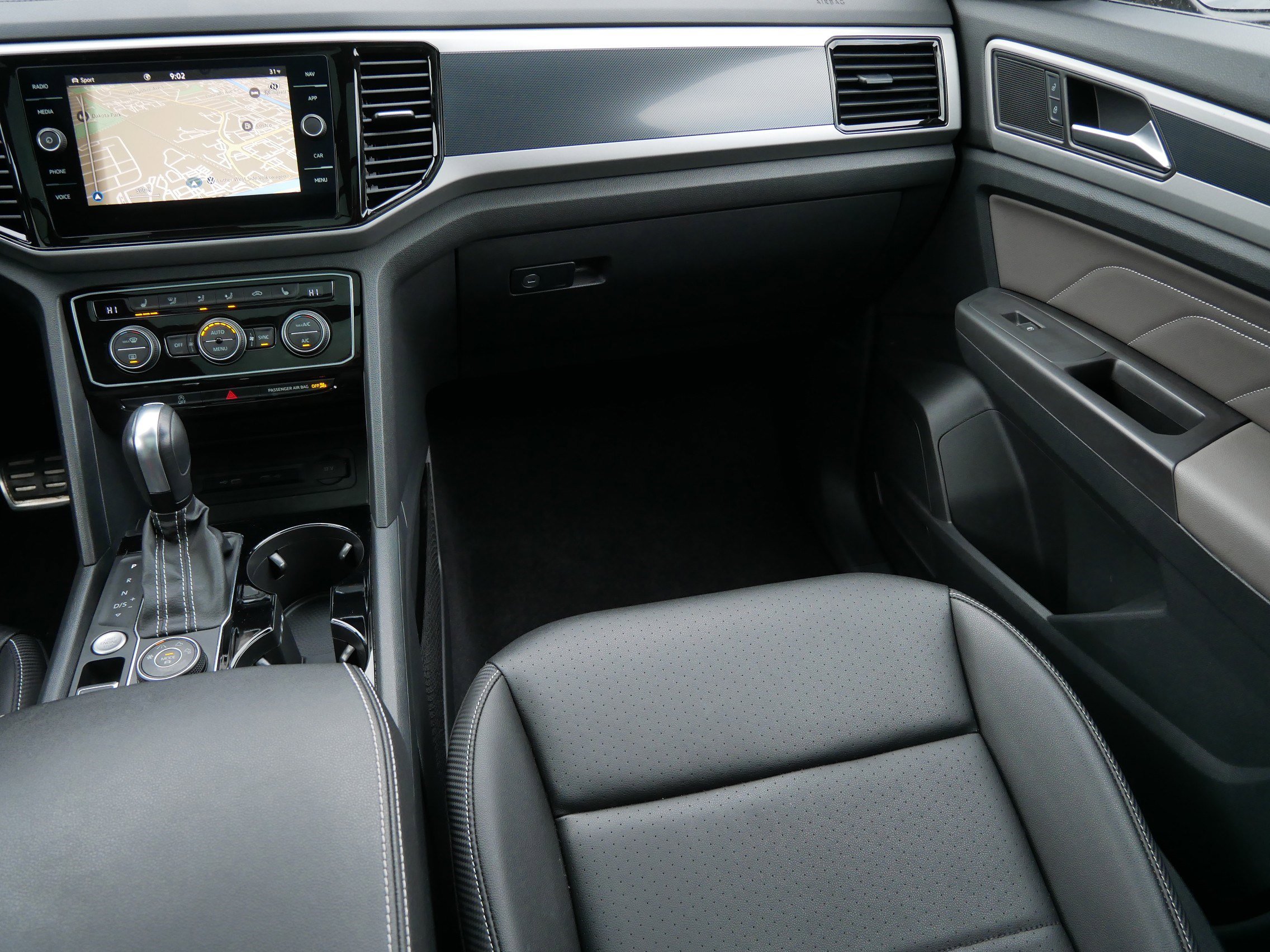 Certified 2023 Volkswagen Atlas Cross Sport SEL R-Line image 11