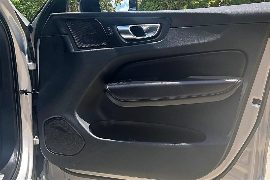 Certified 2023 Volvo XC60 B5 Plus w/ Climate Package AWD/4WD image 25