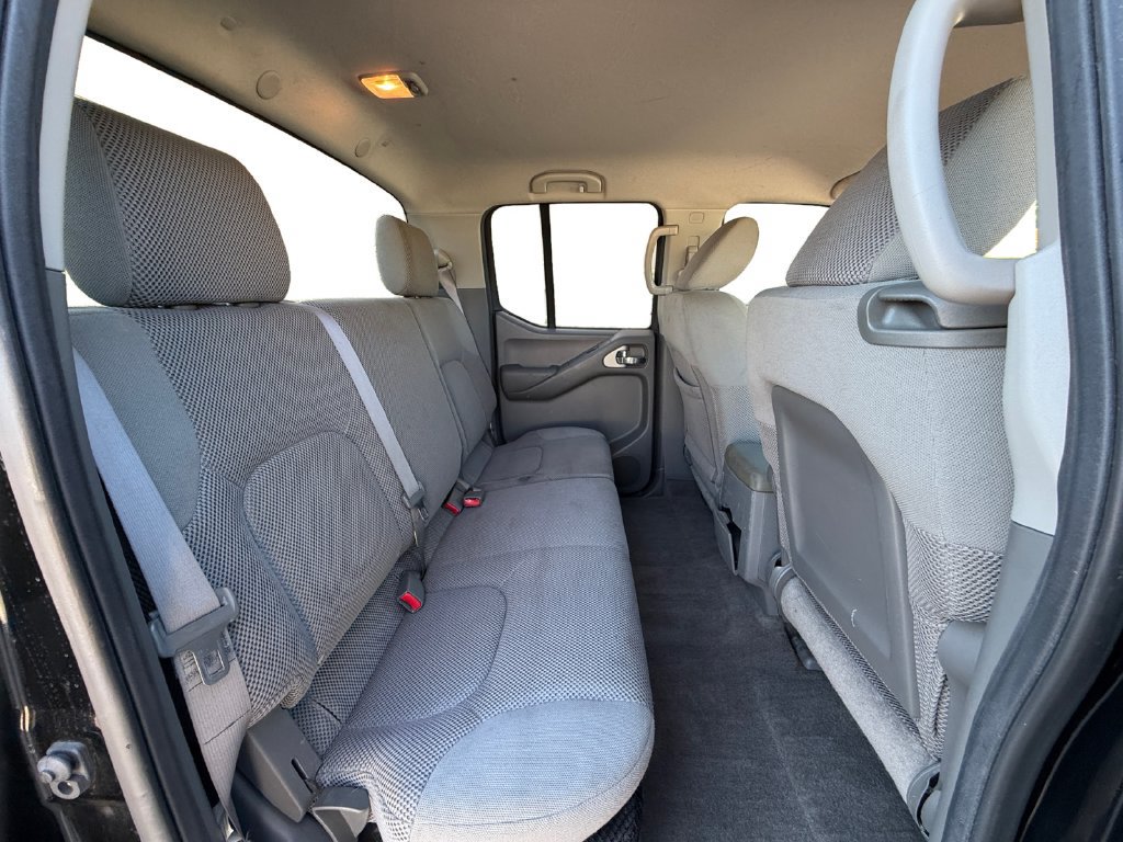 Used 2010 Nissan Frontier SE RWD image 18