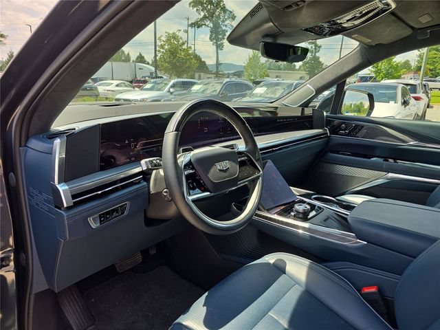Used 2025 Cadillac Escalade IQ Luxury 2 w/ LPO, Premium Carpet Package AWD/4WD image 24