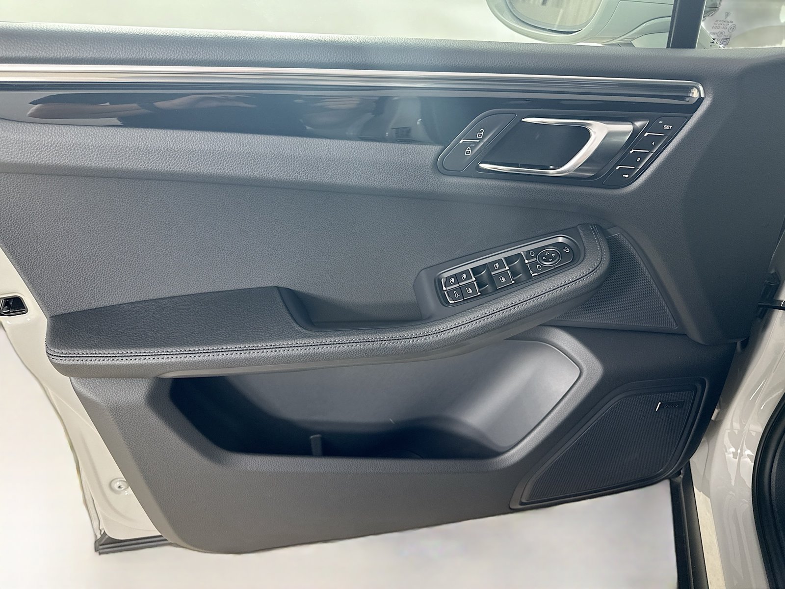 New 2026 Porsche Macan AWD/4WD image 16