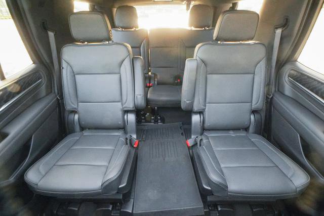 Used 2024 GMC Yukon Denali w/ Advanced Technology Package image 25