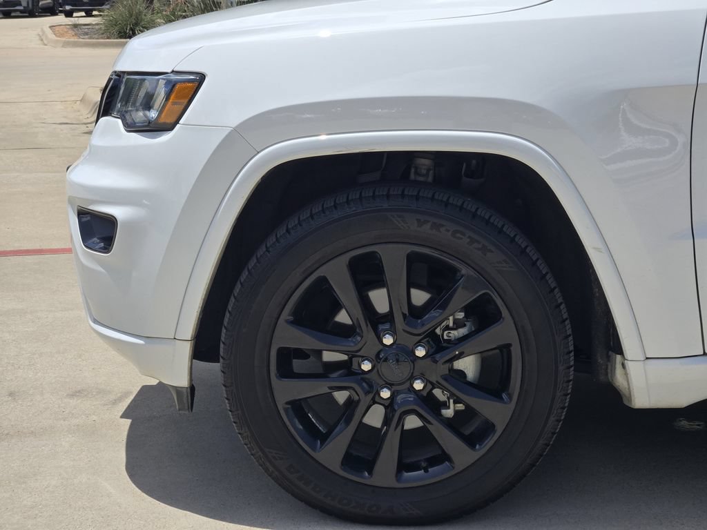 Used 2019 Jeep Grand Cherokee Altitude AWD/4WD image 14