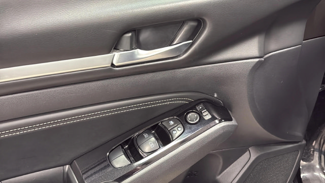 Used 2020 Nissan Altima 2.5 SL FWD image 16