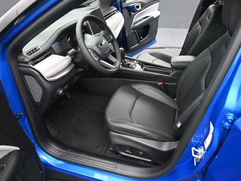 New 2026 Jeep Compass Limited image 9