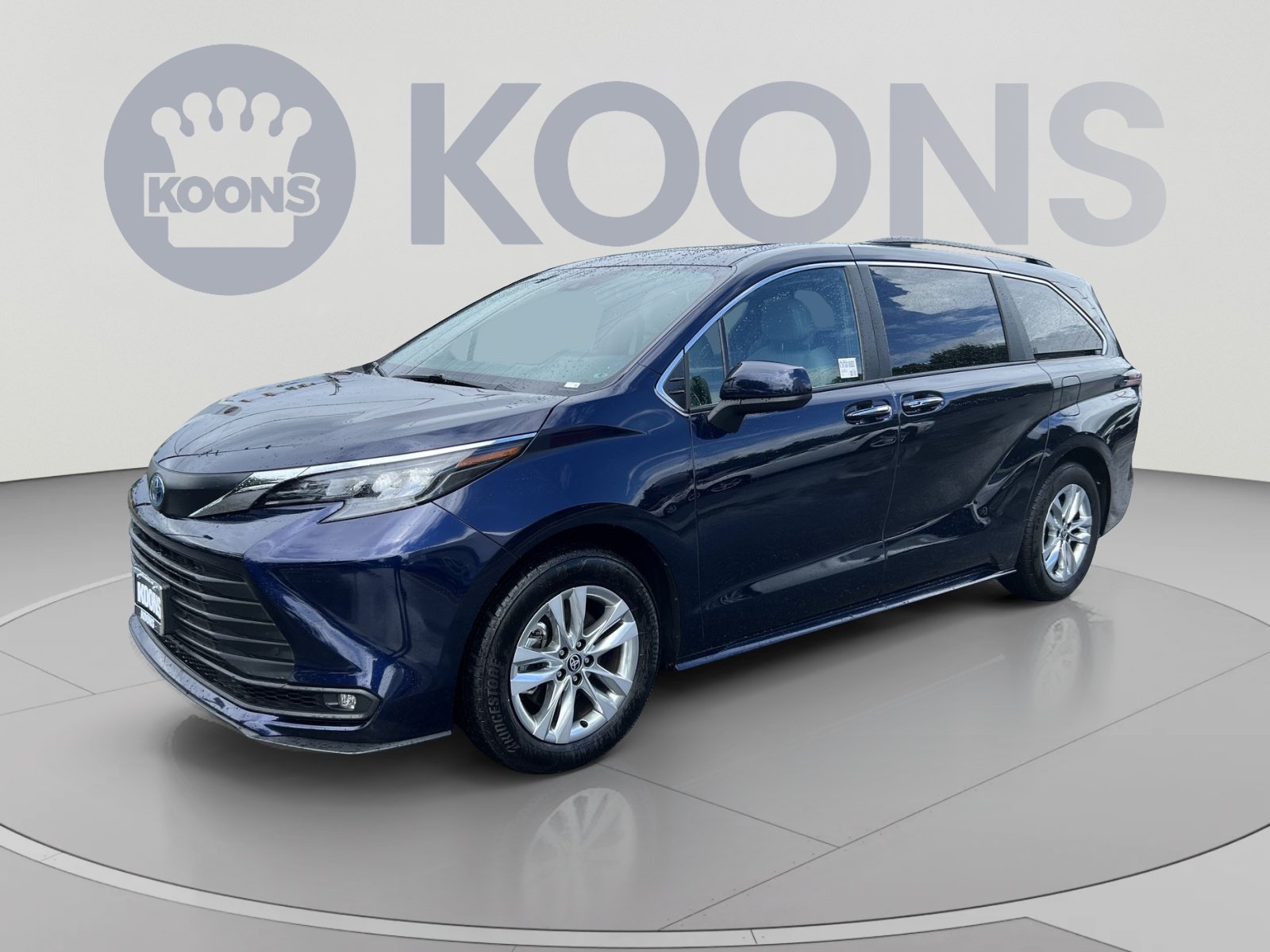 Used 2025 Toyota Sienna XLE w/ XLE Plus Package