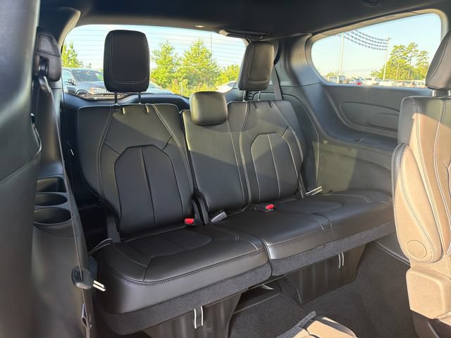 New 2027 Chrysler Pacifica Select FWD image 34