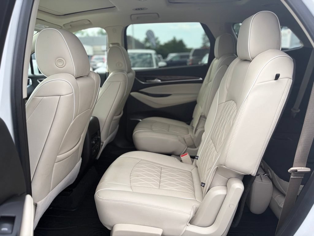 Used 2023 Buick Enclave Avenir w/ Avenir Technology Package AWD/4WD image 16