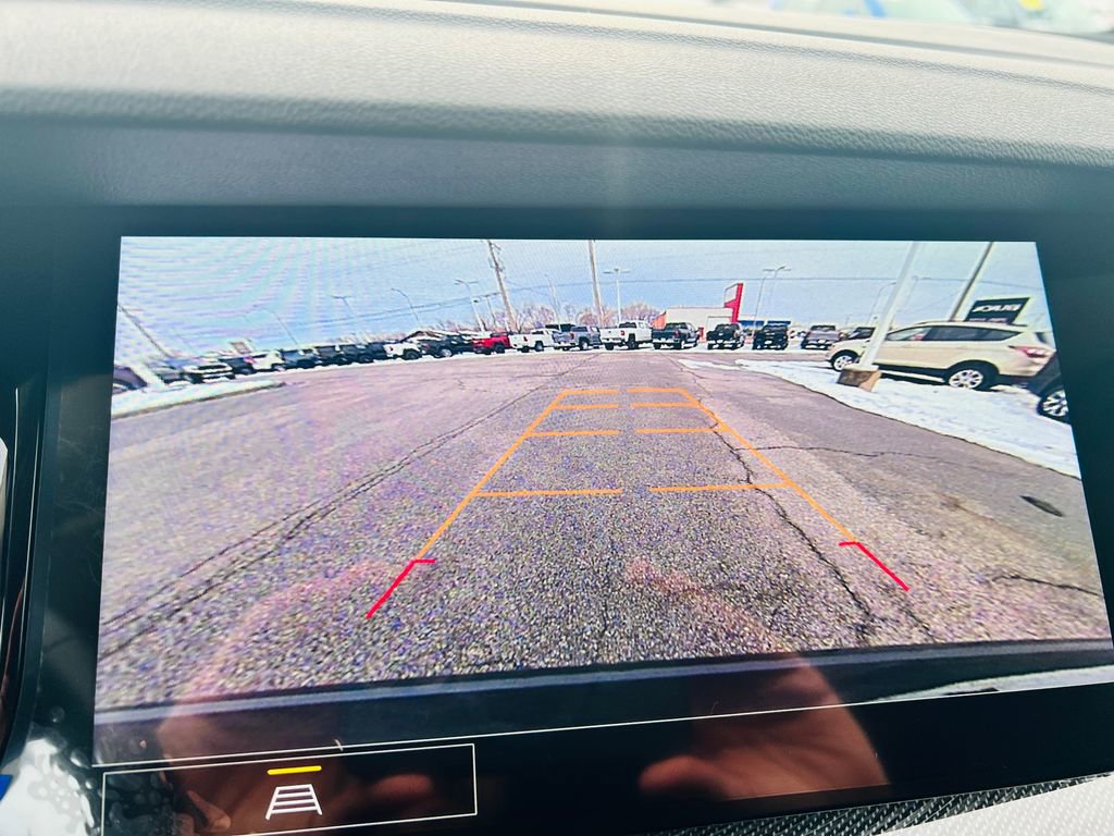 Used 2023 Buick Envision Essence image 27