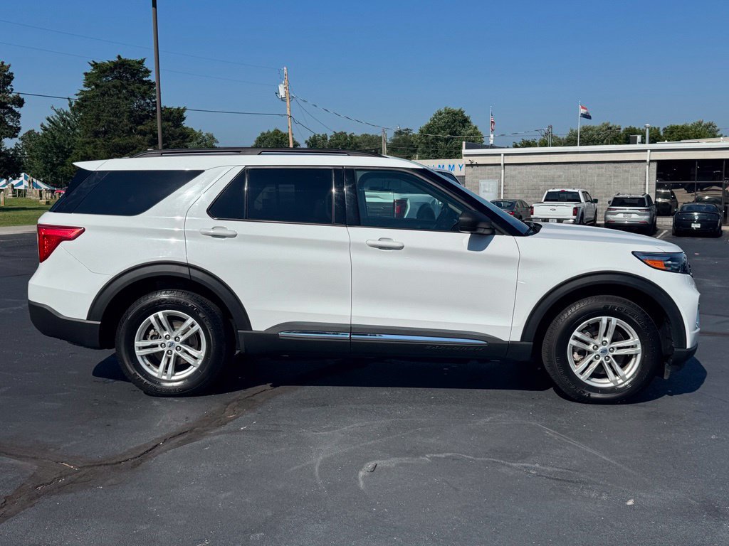Used 2023 Ford Explorer XLT w/ Equipment Group 202A AWD/4WD image 21