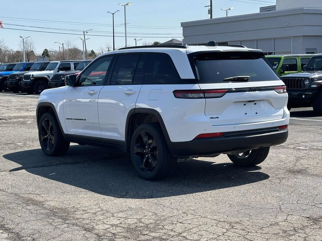 Certified 2024 Jeep Grand Cherokee Altitude AWD/4WD image 6