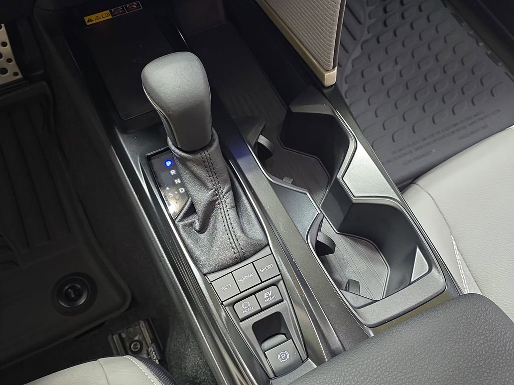 Used 2025 Toyota Camry SE image 23