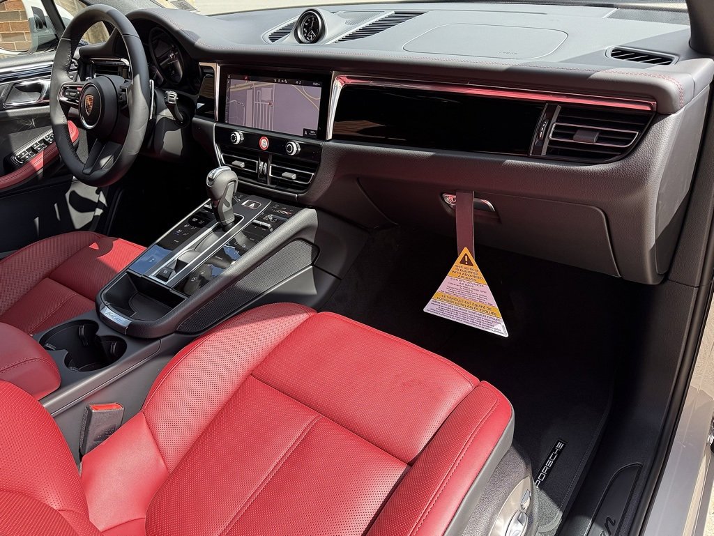 New 2026 Porsche Macan image 21