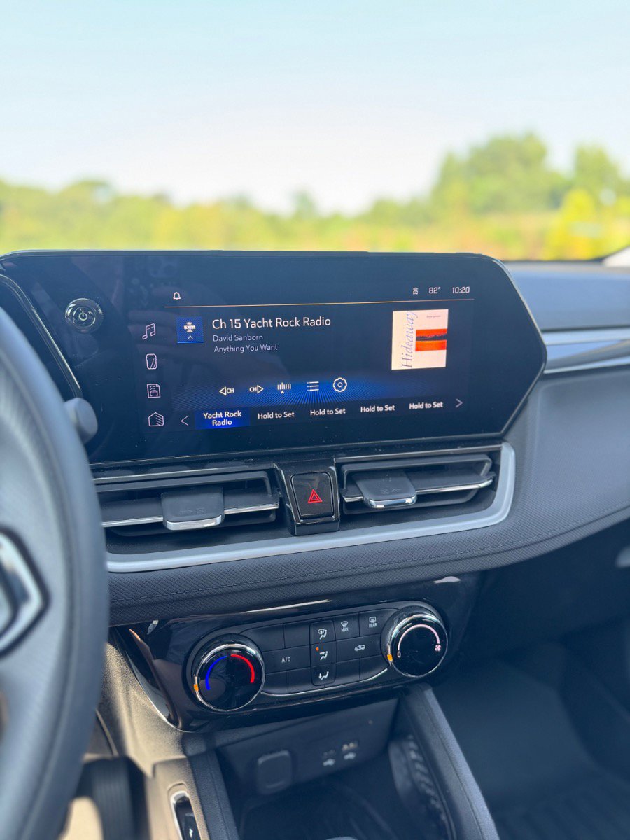 Used 2024 Chevrolet TrailBlazer LT w/ Driver Confidence Package image 8