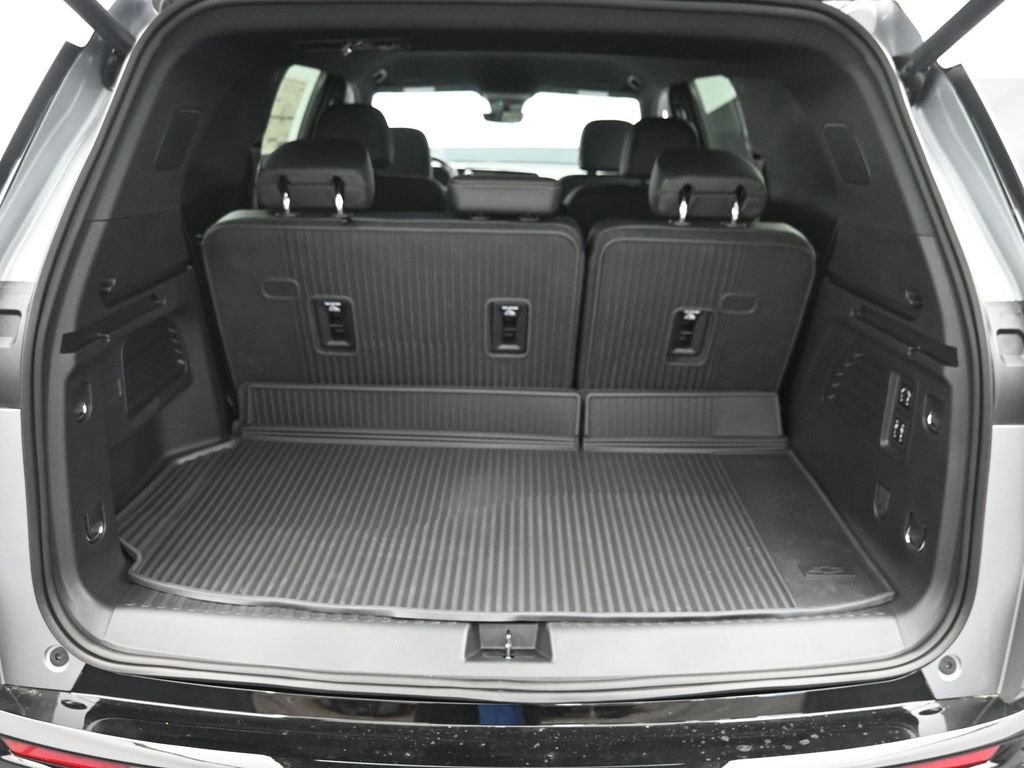 New 2026 Chevrolet Traverse High Country w/ LPO, Floor Liner Package image 10