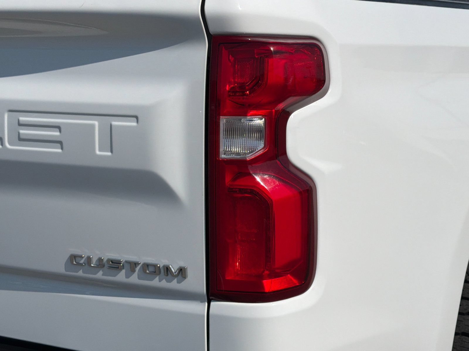 Used 2020 Chevrolet Silverado 1500 Custom w/ Custom Value Package RWD image 32